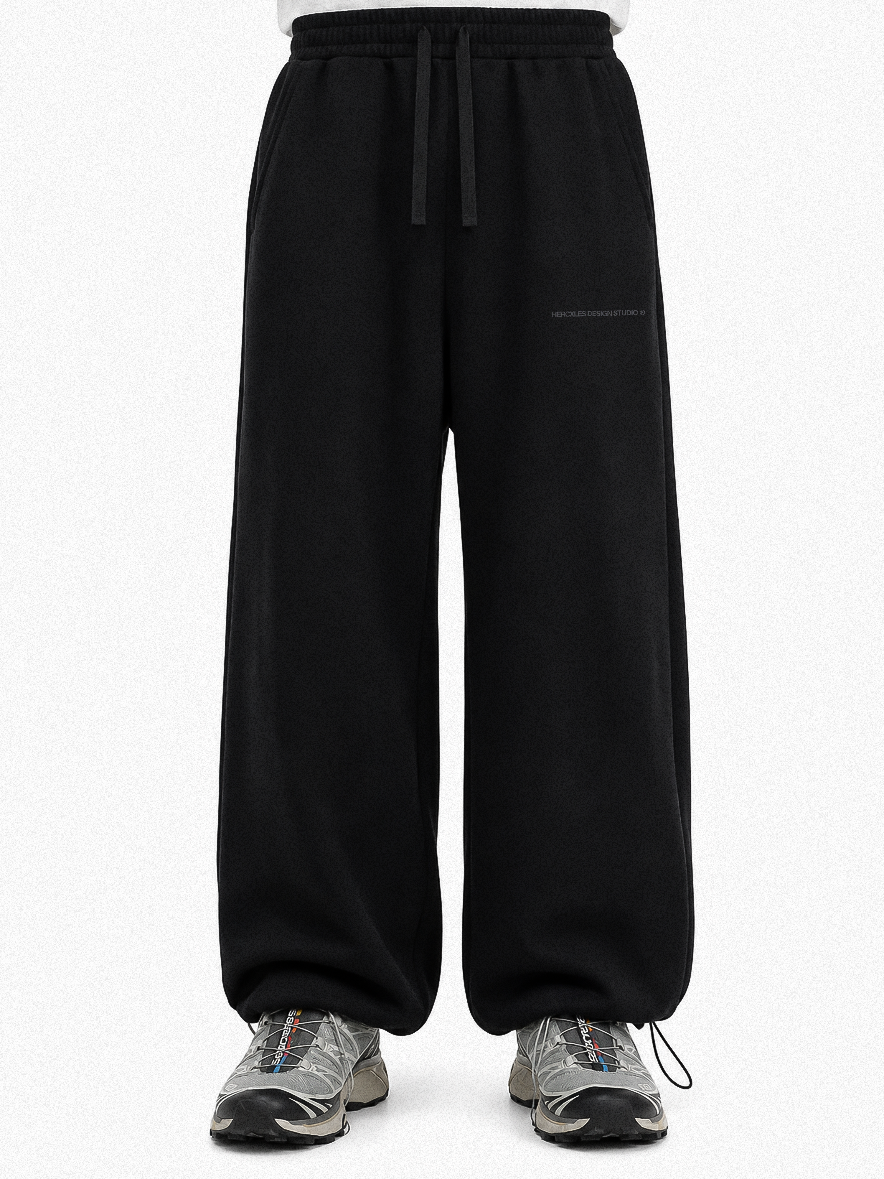 HCX feature detail: Studios Bungee cord Sweatpants - hcx drawstring sweatpants model black